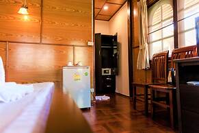 Bangrak Pier Bungalow