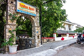 Tayfun Apart