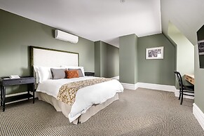 The National Hotel