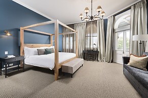 The National Hotel