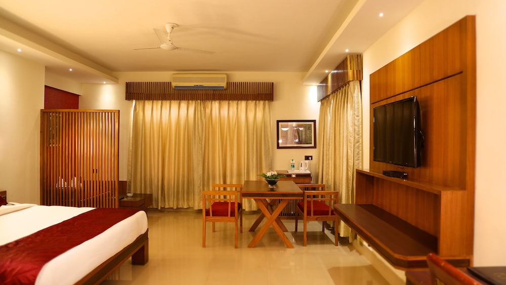 Inderlok Hotel