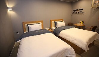 Hotel Ggulzam