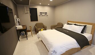 Hotel Ggulzam