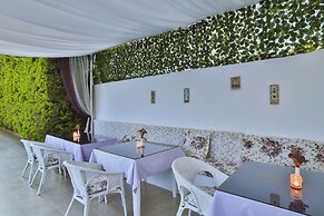 Kiraz Otel
