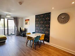 Grand Central Apartments, Centro