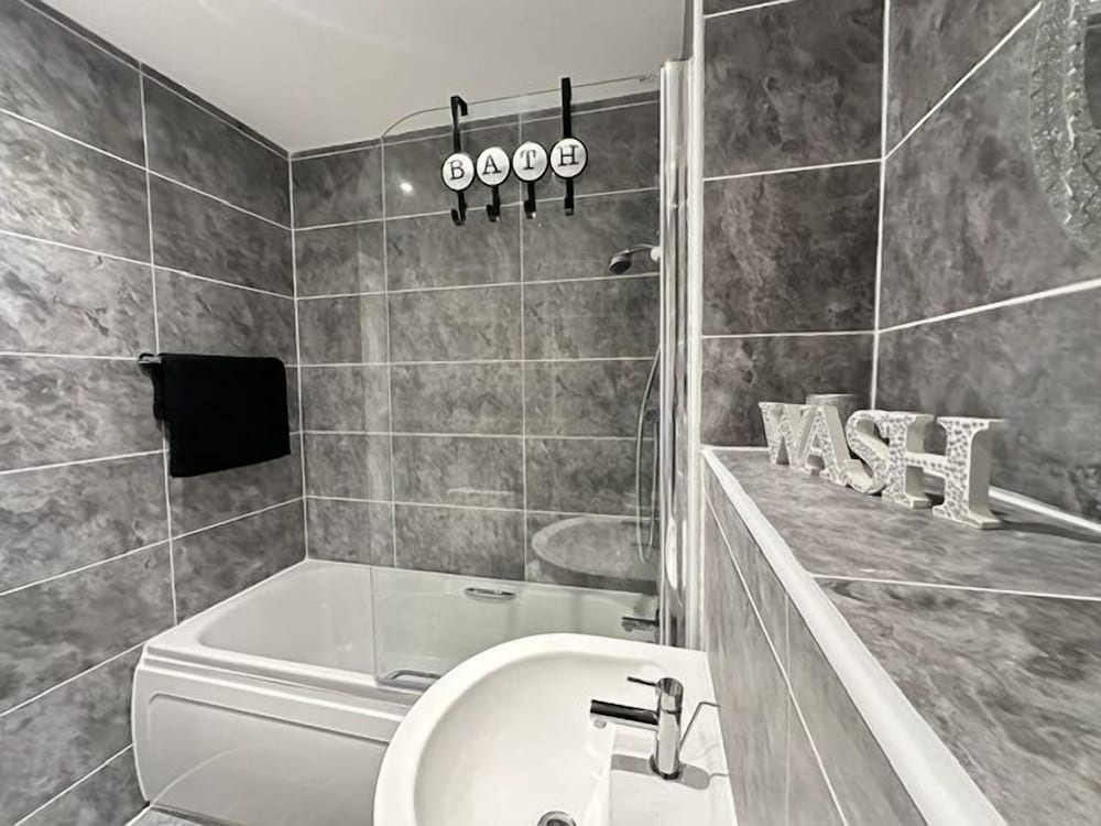 Grand Central Apartments, Centro