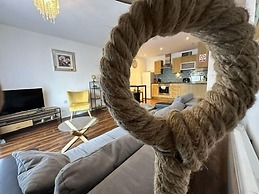 Grand Central Apartments, Centro