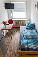 BHQ - BoardingHouse Quickborn - Hostel