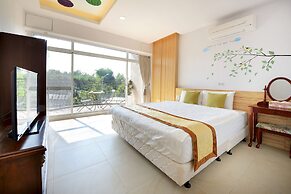 Lunatis Bay Hotel