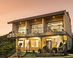 Lunatis Bay Hotel