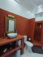 Lhostel
