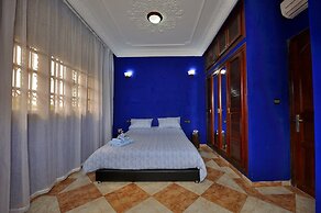 Lhostel