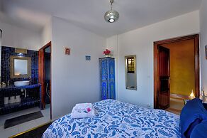 Lhostel