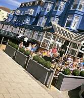 Lyndene Hotel
