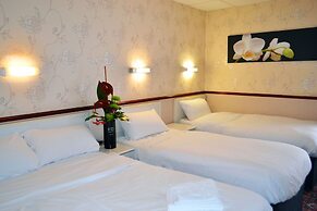 Lyndene Hotel
