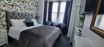 Sunflower Lodge