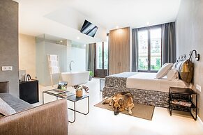 Casa Lirio by Blossom Hotels