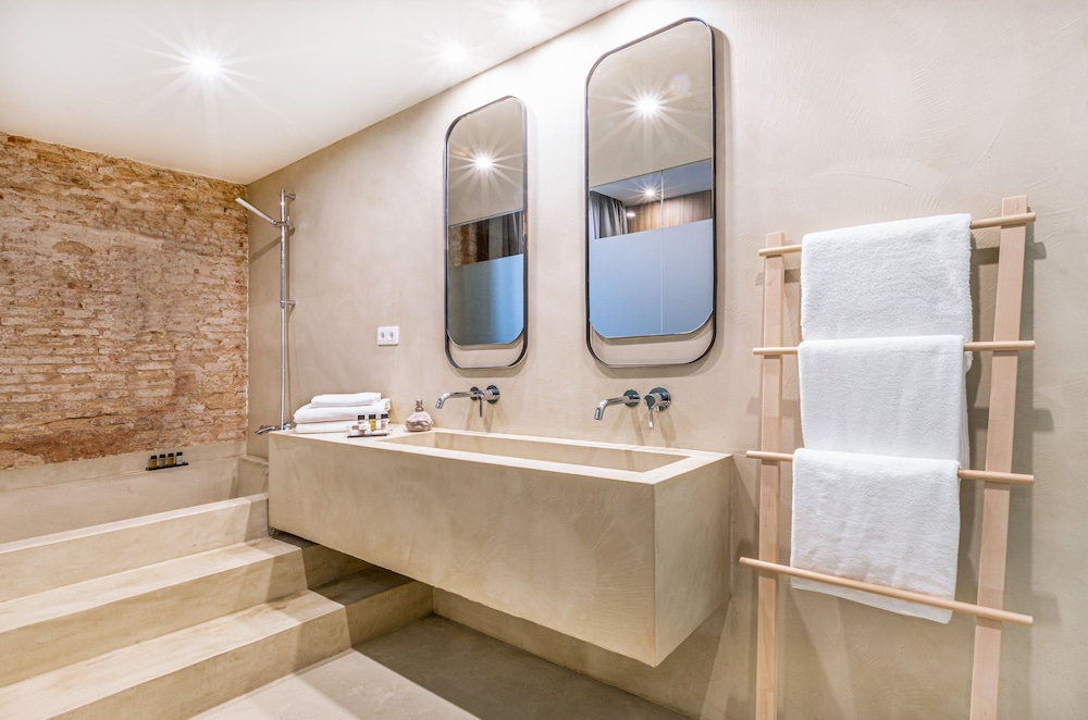 Casa Lirio by Blossom Hotels