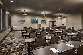 Glacier International Lodge