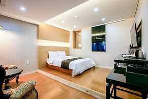 CYGNUS Hotel