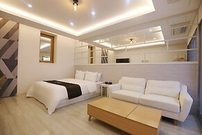 CYGNUS Hotel