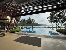 Beach Condos Pico de Loro Hamilo Coast