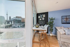 QuickStay CN Tower View Condo in Fort York