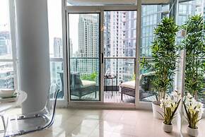 QuickStay CN Tower View Condo in Fort York