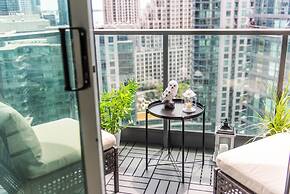 QuickStay CN Tower View Condo in Fort York