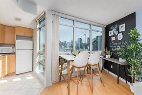 QuickStay CN Tower View Condo in Fort York