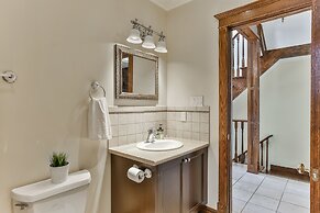 QuickStay Lake Simcoe Homestyle Cottage Private Beach