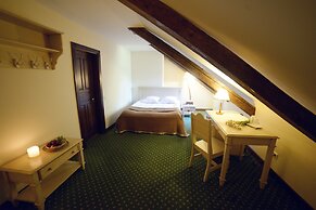 Bistrampolis Manor Boutique Hotel