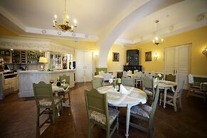 Bistrampolis Manor Boutique Hotel
