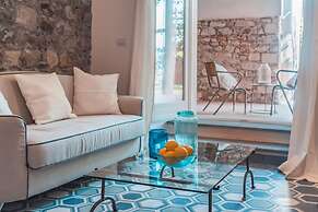 Medousa Suites