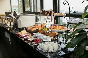 Flora Centre Hotel & Spa