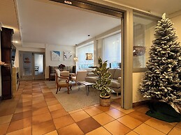Hotel Joan Canejan