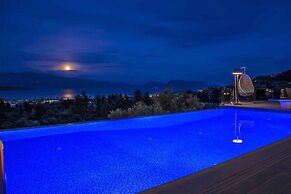 Luxurious Villa Kastro
