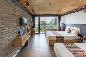 Phuong Nam Mountain View Hotel