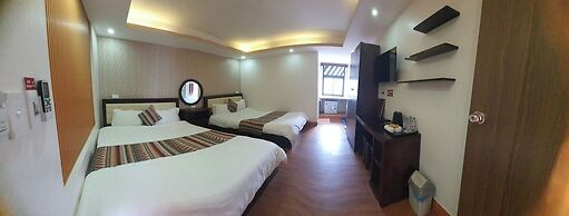 Phuong Nam Mountain View Hotel