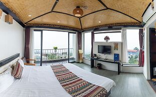 Phuong Nam Mountain View Hotel