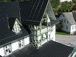 Hjelle Hotel