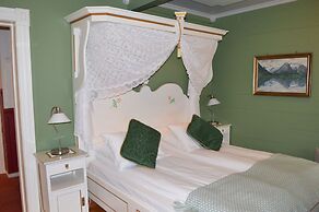 Hjelle Hotel