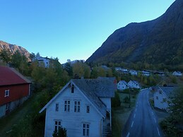 Hjelle Hotel