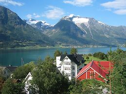 Hjelle Hotel