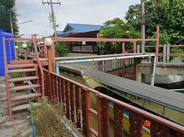 Pueng Luang Hotel