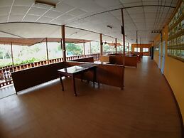 Pueng Luang Hotel