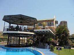 Ryan's Bay Hotel