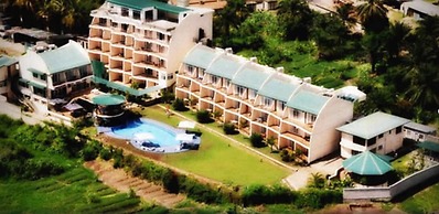 Ryan's Bay Hotel