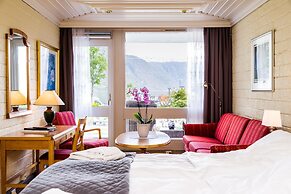 Walaker Hotel