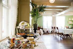 Walaker Hotel